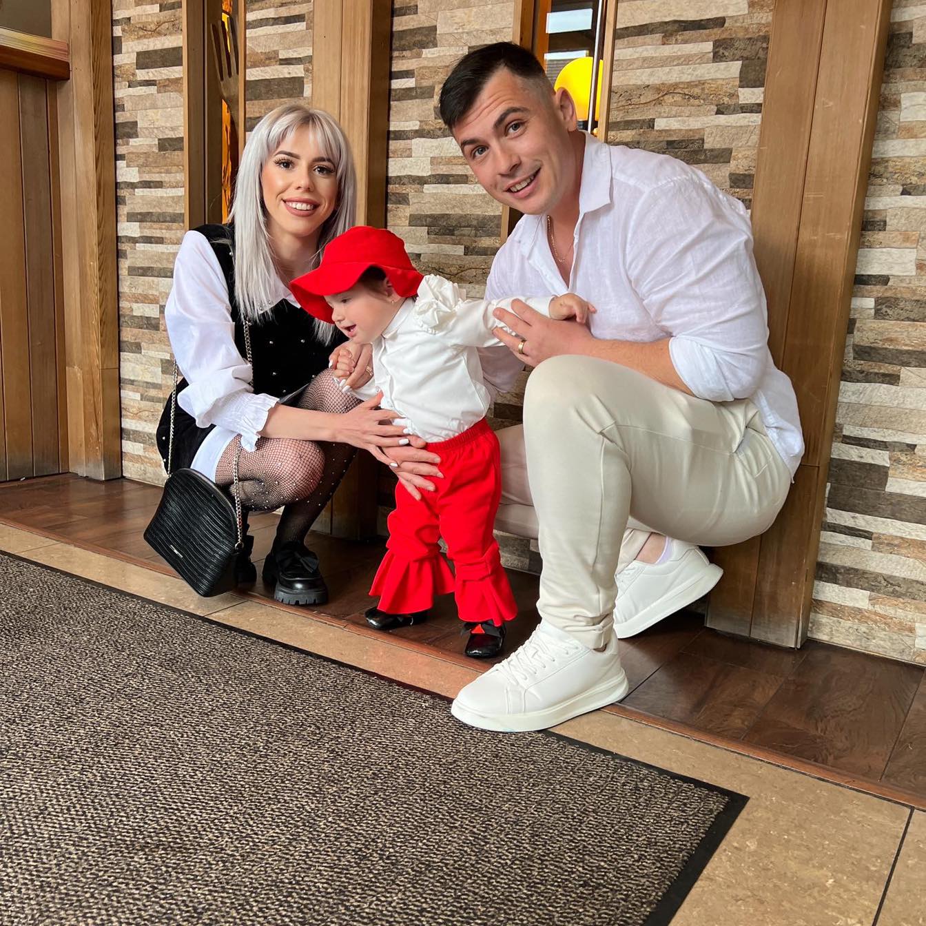 🌸 About Us – Antonia’s Treasures