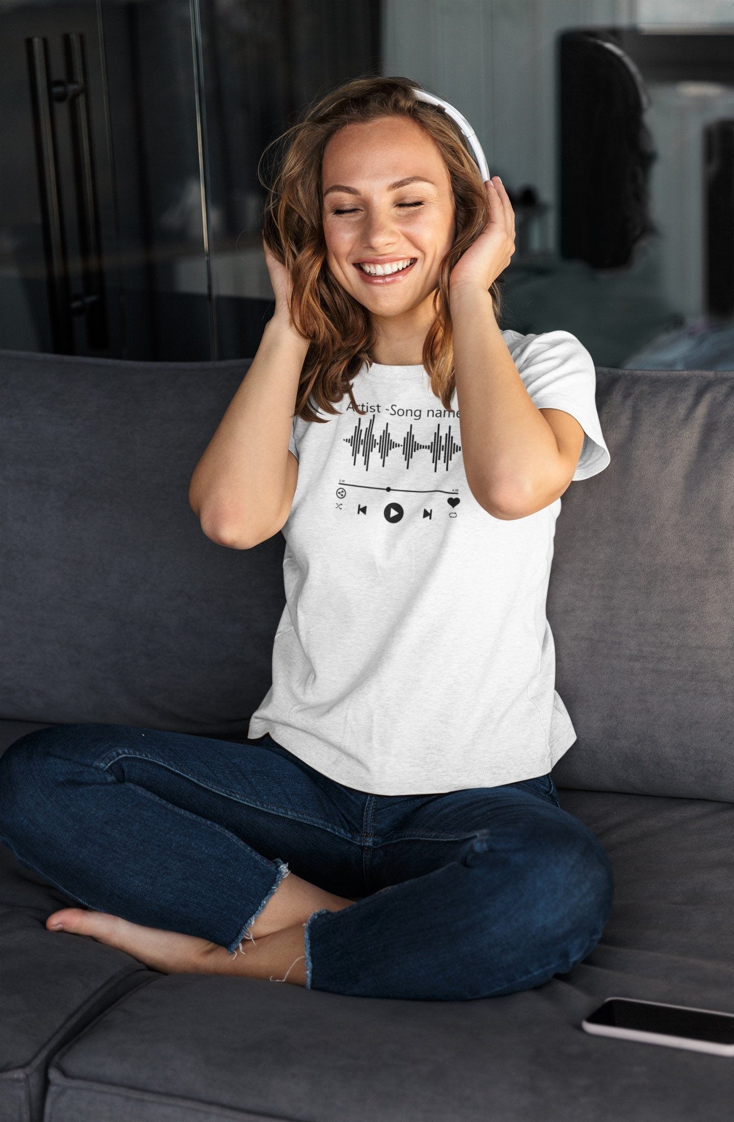 T-Shirts tees for Women Featuring Your Favorite Artists and Songs: The Perfect Addition to Your Wardrobe