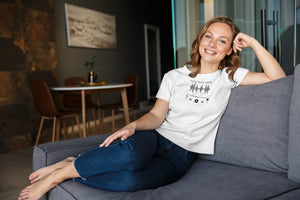 T-Shirts tees for Women Featuring Your Favorite Artists and Songs: The Perfect Addition to Your Wardrobe